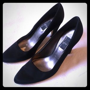 Black satin dress shoes